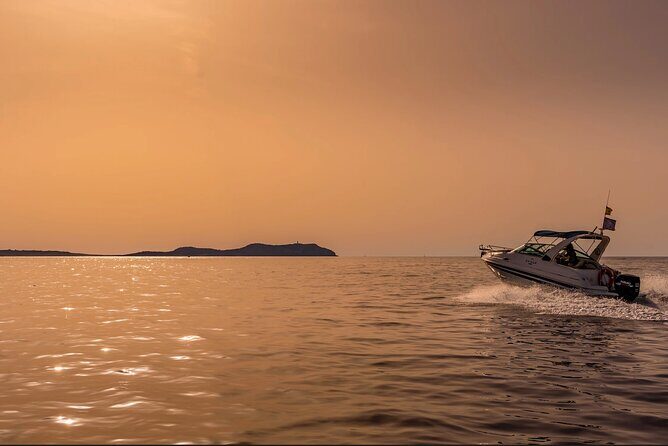 3 hour boat trip around the west coast of IBIZA - Where you meet in Sant Antoni de Portmany (and how to plan your arrival)