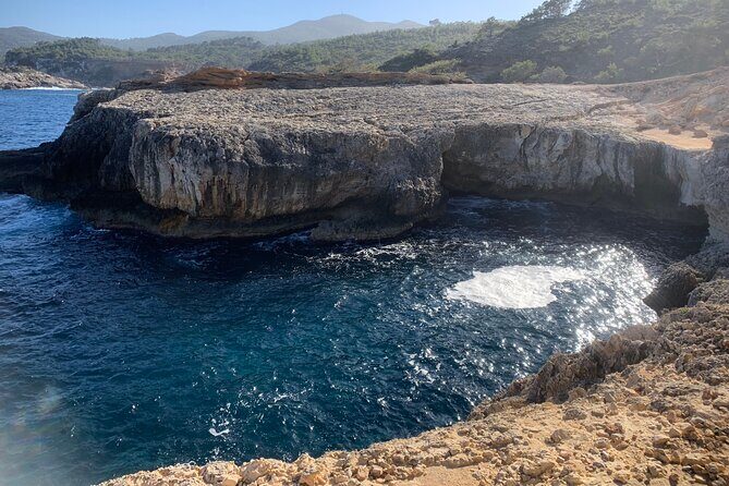 Ibiza "Alien Tour" - Private Jeep comfort: air-conditioning and a group of up to 3